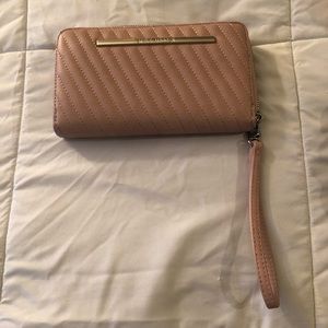Steve Madden pink wristlet